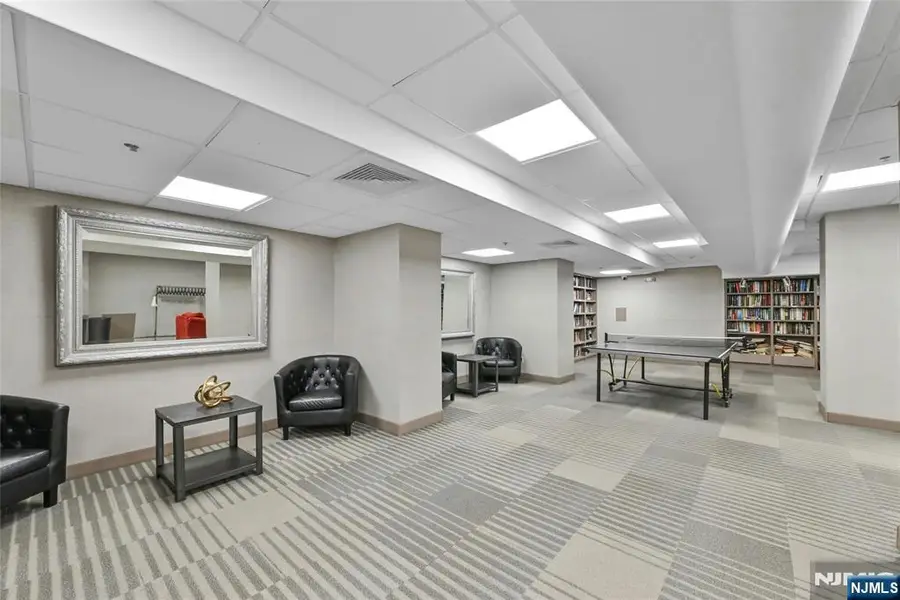 555 North Avenue 16-N, Fort Lee, NJ 07024 - #2