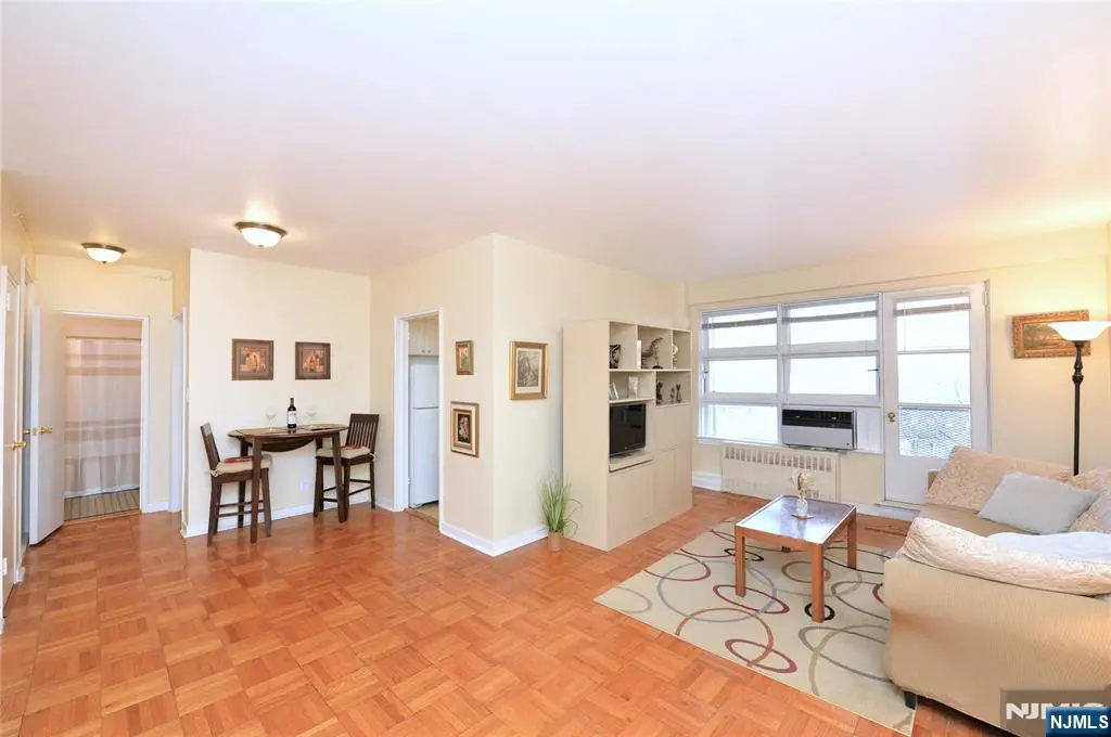 5 Roosevelt Place 2B, Montclair, NJ 07042 - #1