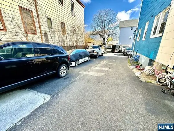 100 Hammond Avenue, Passaic, NJ 07055