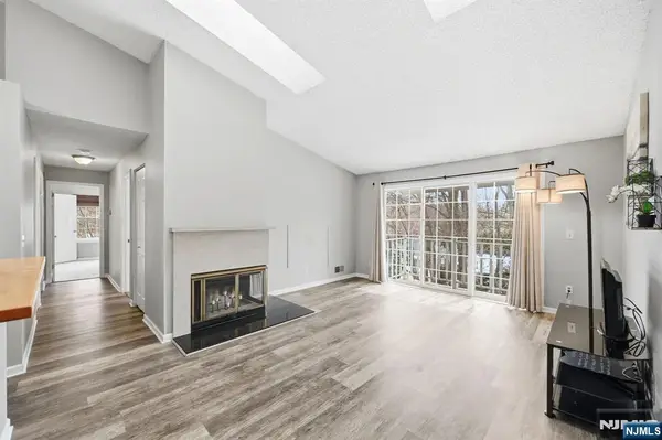 130 Raintree Lane, Mahwah, NJ 07430