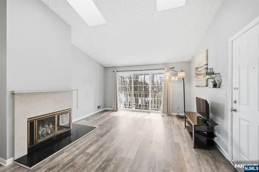 130 Raintree Lane, Mahwah, NJ 07430 - #3