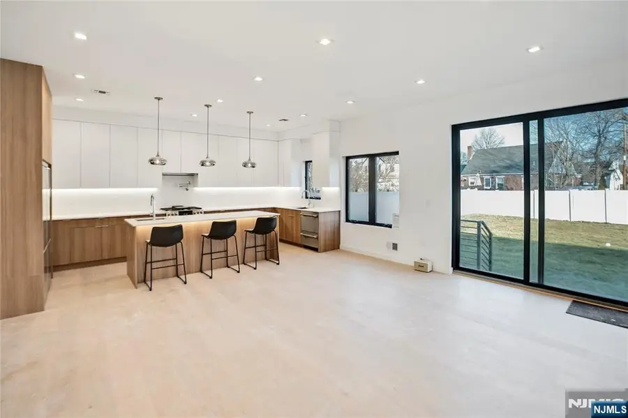 12-25 Eastern Drive, Fair Lawn, NJ 07410 - #3