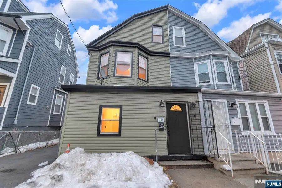 44 Stuyvesant Avenue, Newark, NJ 07106 - #2