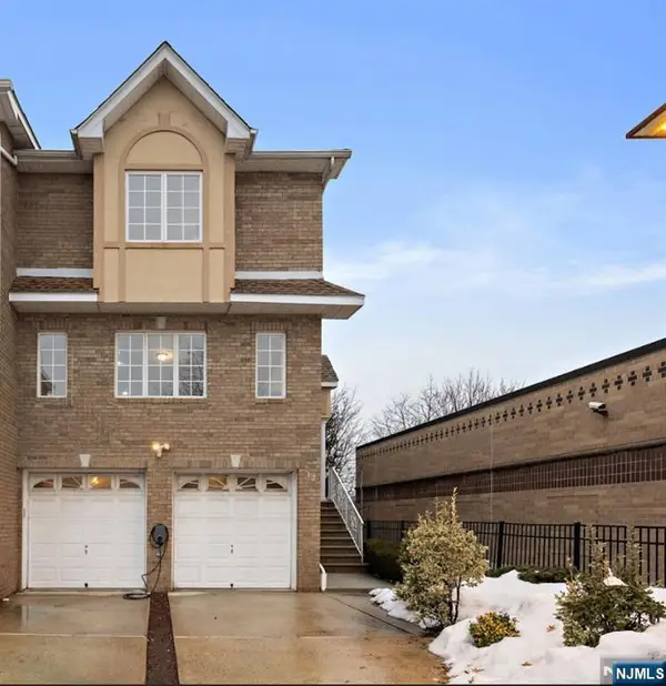 12 Liberty Court, Secaucus, NJ 07094