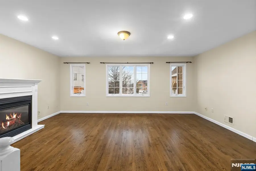 12 Liberty Court, Secaucus, NJ 07094 - #2