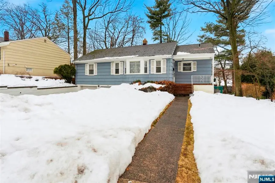 476 Greenway Drive, Leonia, NJ 07605 - #2