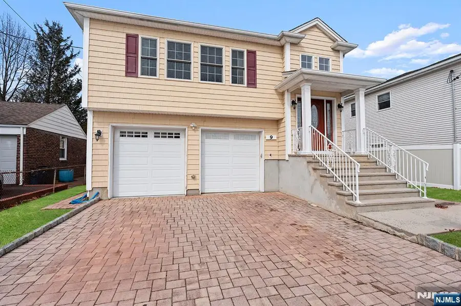 9 15th Avenue, Elmwood Park, NJ 07407 - #3