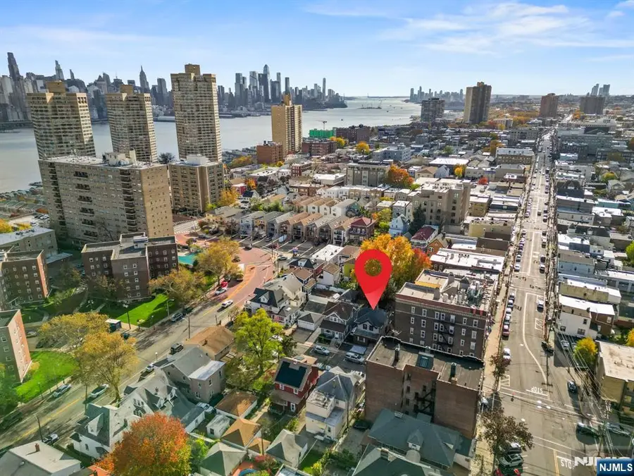 31 72nd Street, North Bergen, NJ 07047 - #2