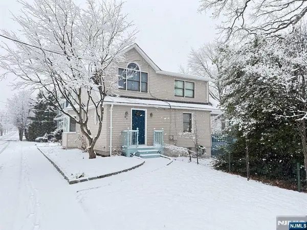 80 Roosevelt Avenue, Bergenfield, NJ 07621