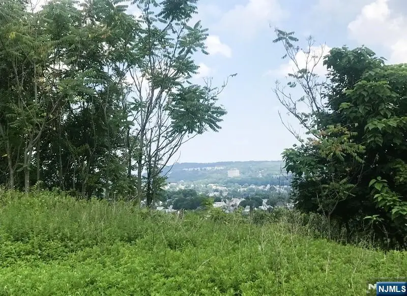 6 Columbus Avenue, Totowa, NJ 07512 - #1