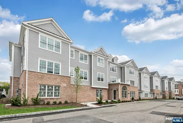 5201 Rio Vista Lane, Northvale, NJ 07647