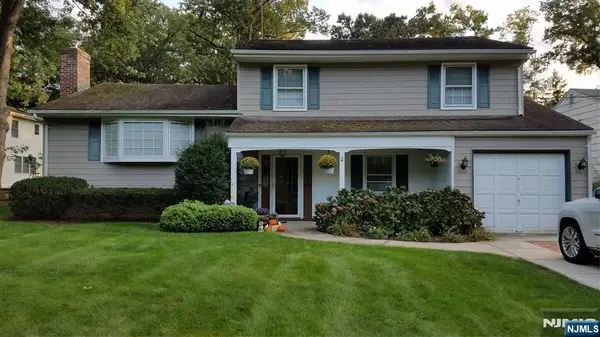 19 Berkeley Terrace, Livingston, NJ 07039