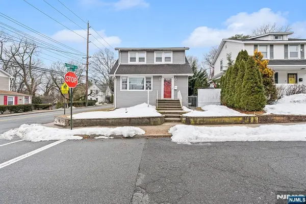 4 Banta Place, Bergenfield, NJ 07621