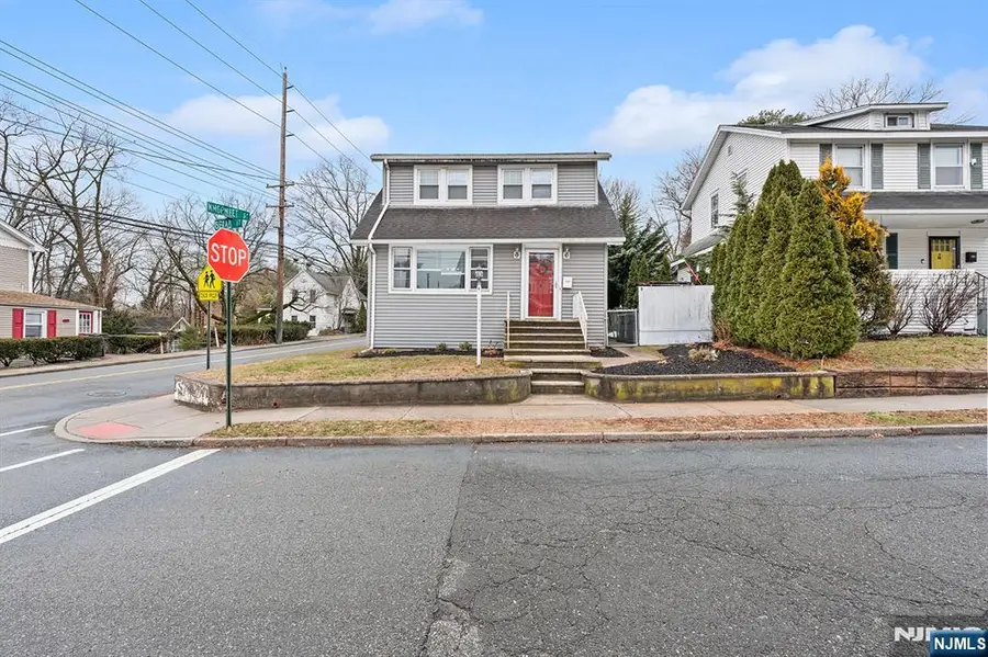 4 Banta Place, Bergenfield, NJ 07621 - #3