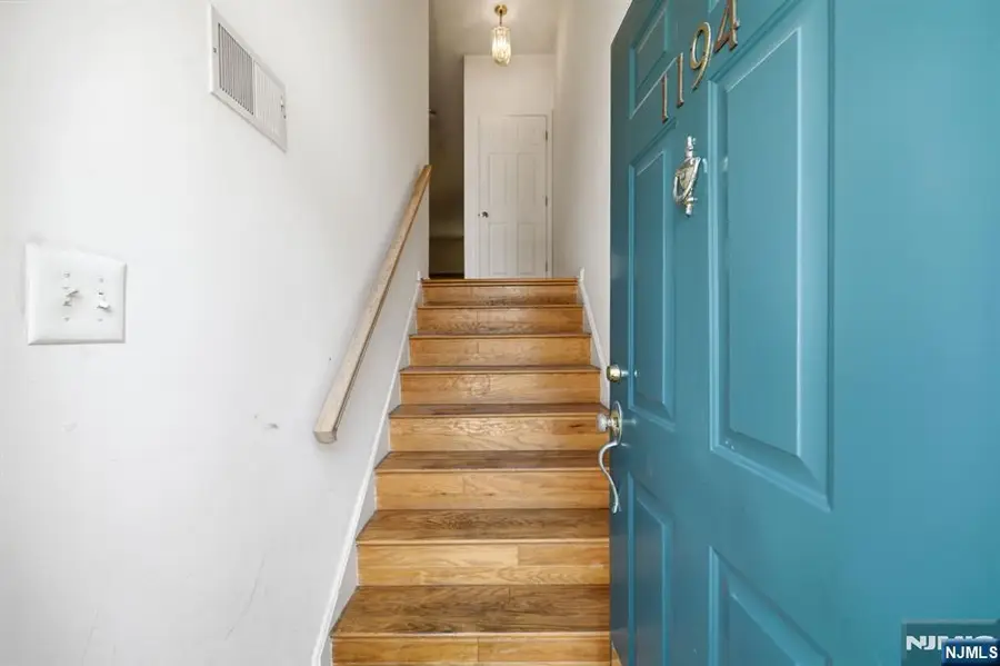 1194 Chedworth Circle, Mahwah, NJ 07430 - #2