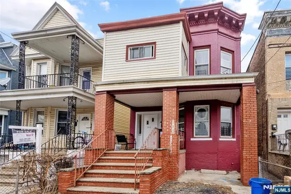 104 Wegman Parkway, Jersey City, NJ 07305