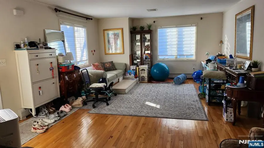 44 Delia Boulevard A, Palisades Park, NJ 07650 - #3