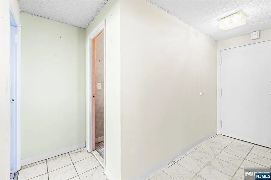 170 Lafayette Avenue 6A, Passaic, NJ 07055 - #3