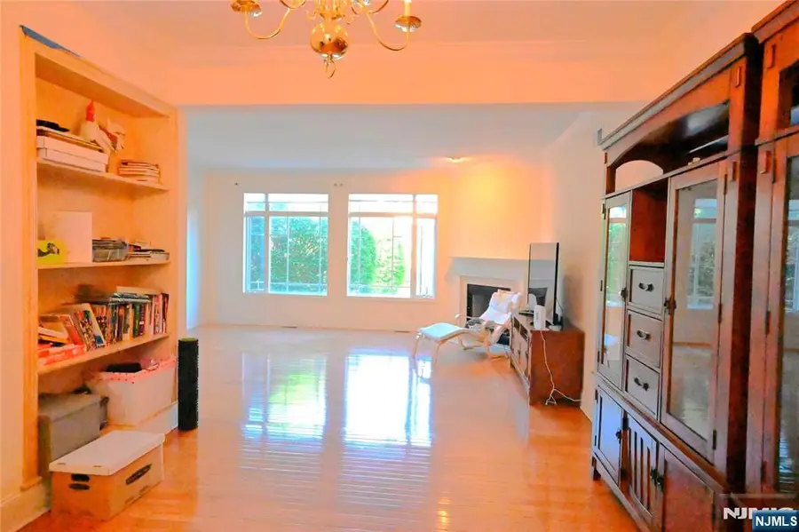 105 Hudson Cove 105, Edgewater, NJ 07020 - #3