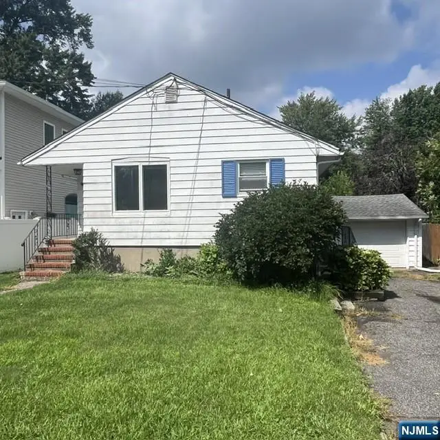 18 McKinley Place, Bergenfield, NJ 07621 - #1