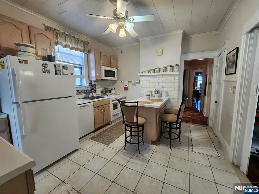 31 Union Place, North Arlington, NJ 07031 - #3