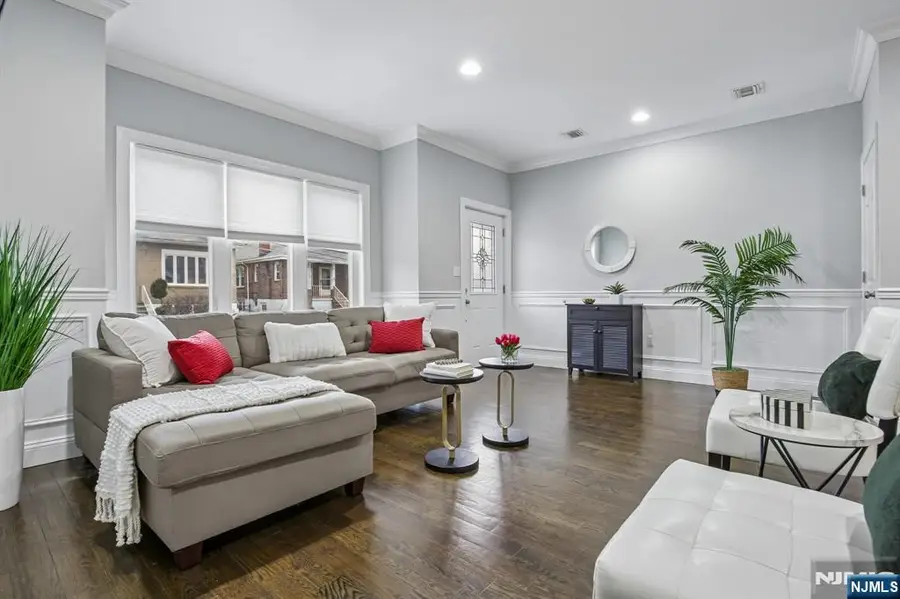 10 Glen Street, Cliffside Park, NJ 07010 - #3