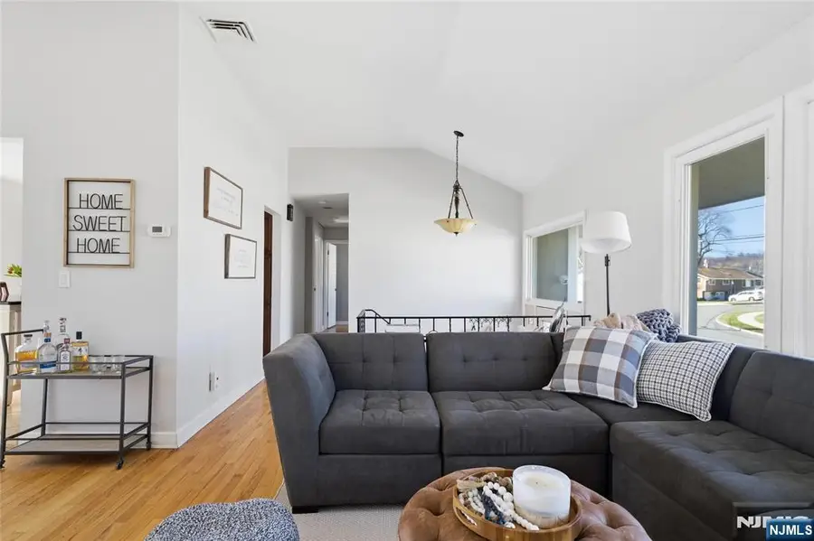 11 Willow Terrace, Verona, NJ 07044 - #3