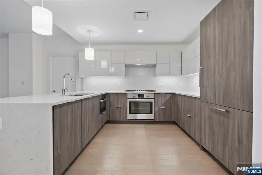 9 Ave At Port Imperial 823, West New York, NJ 07093 - #2