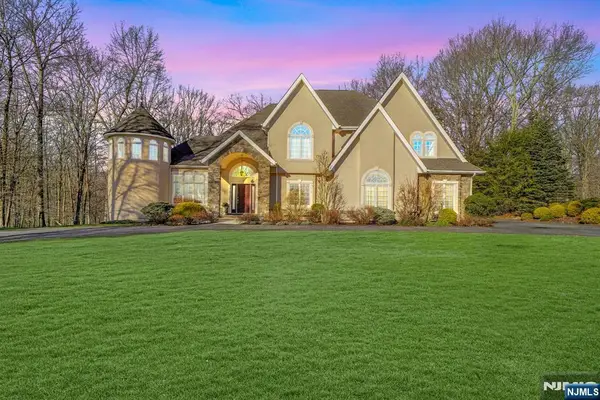 5 High Mountain Drive, Montville Township, NJ 07045