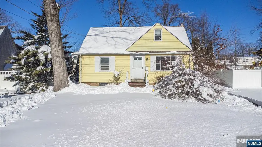 35 Beechwood Drive, Wayne, NJ 07470 - #2