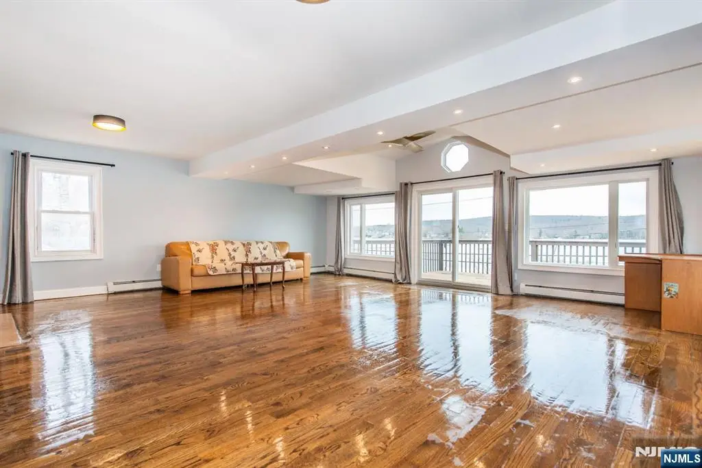677 Warwick Turnpike, Upper Greenwood Lake, NJ 07421 - #1
