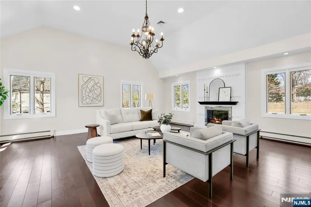 15 Candlestick Lane, Upper Saddle River, NJ 07458 - #1