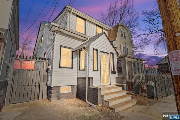 239 19th Street, Newark, NJ 07103