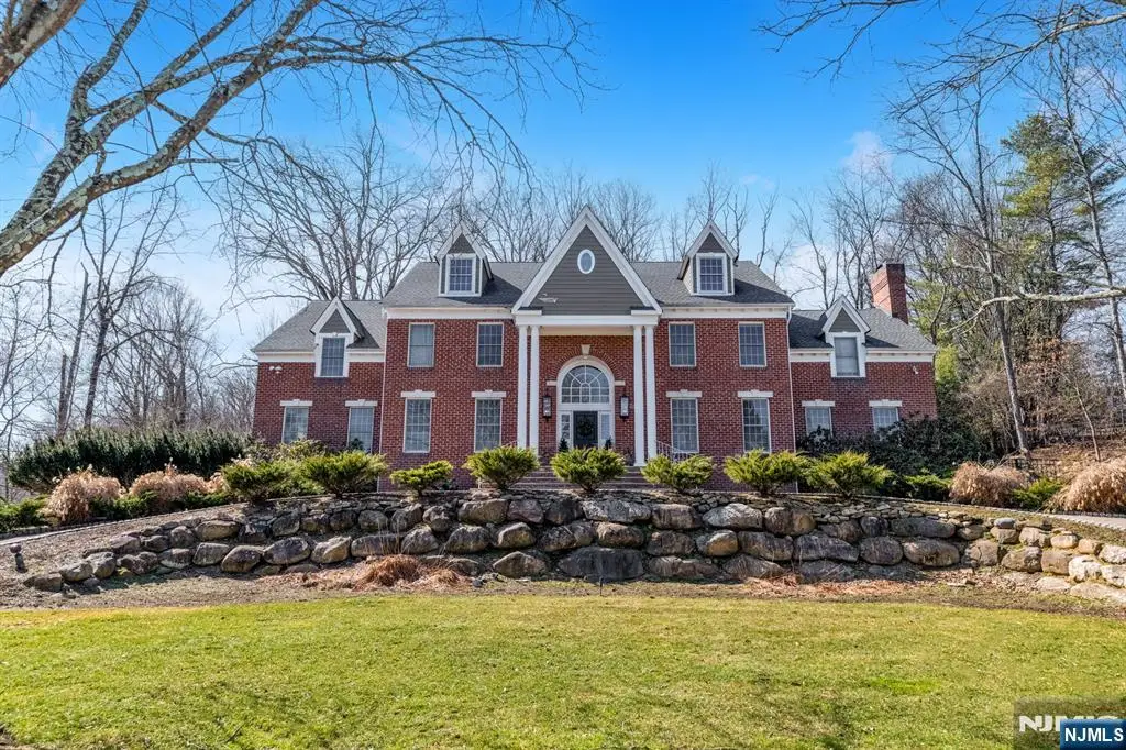 18 Sunflower Drive, Upper Saddle River, NJ 07458 - #1