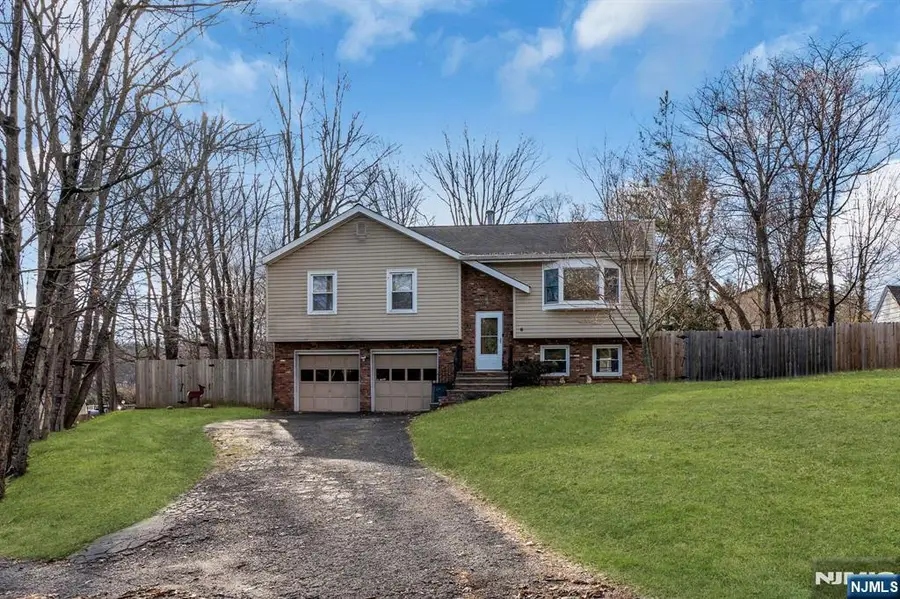 6 Whites Lane, Waldwick, NJ 07463 - #2