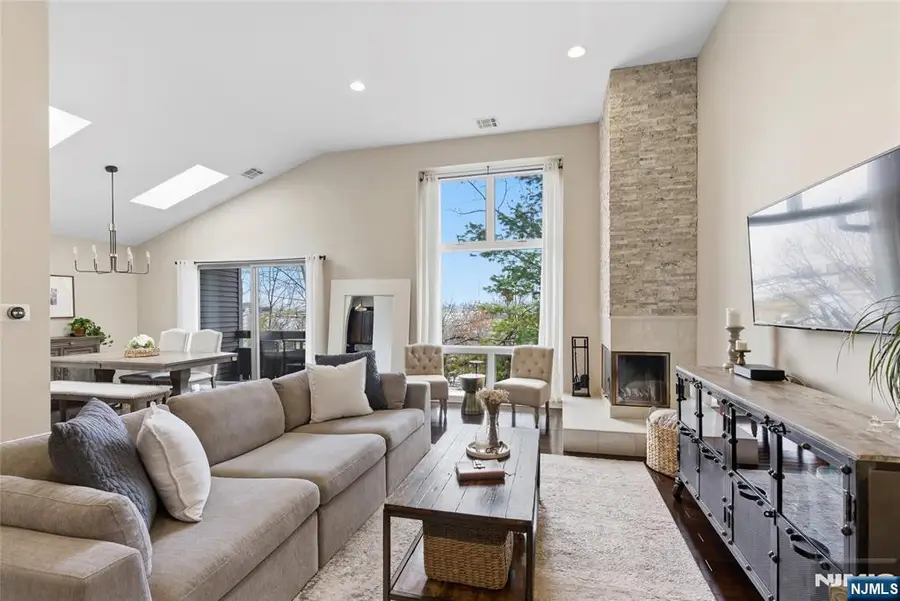 855 Valley Brook 2G, Lyndhurst, NJ 07071 - #2