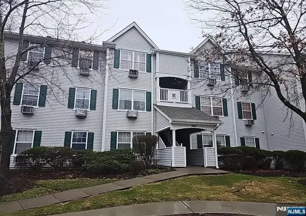 107 Chatfield Drive, Pequannock Township, NJ 07444