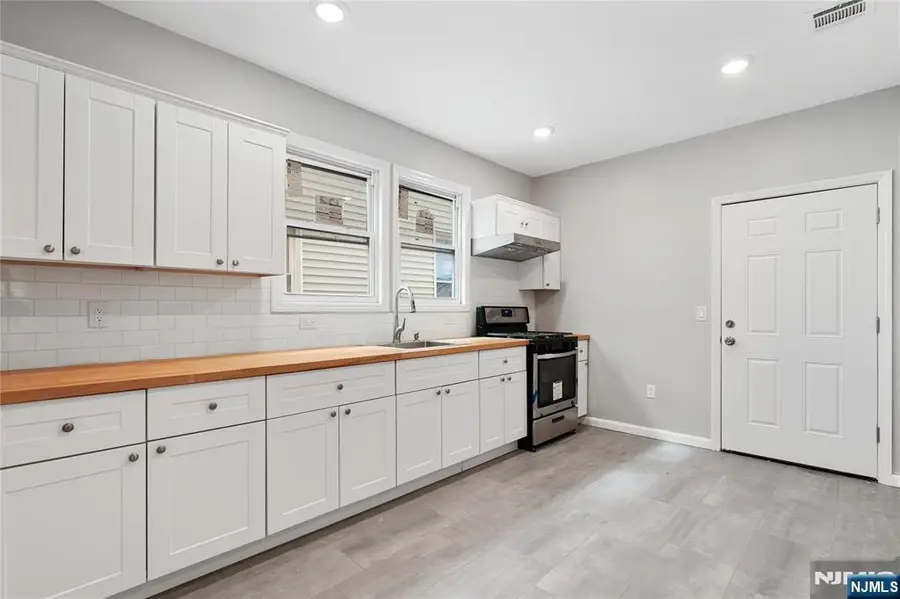 543 N Grove Street, East Orange, NJ 07017 - #3