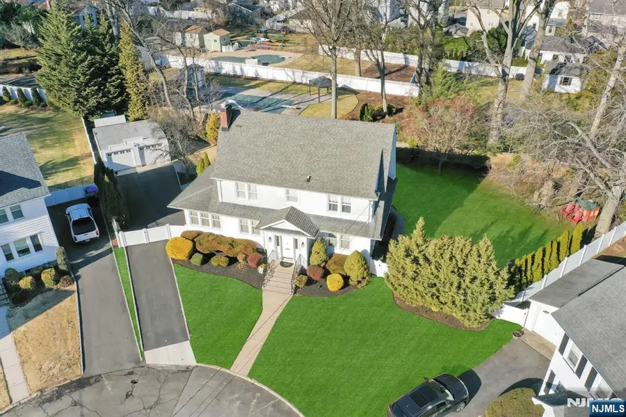 10 Lynn Court, Rutherford, NJ 07070 - #2