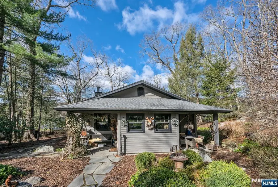 26 Short Road, Bloomingdale, NJ 07420 - #2