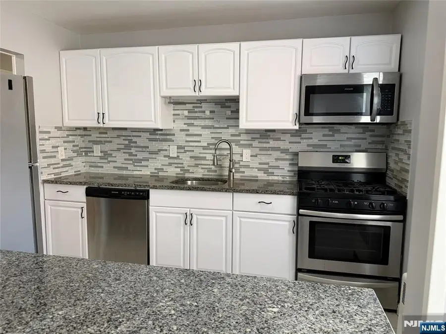 2350 Linwood Avenue 1E, Fort Lee, NJ 07024 - #2