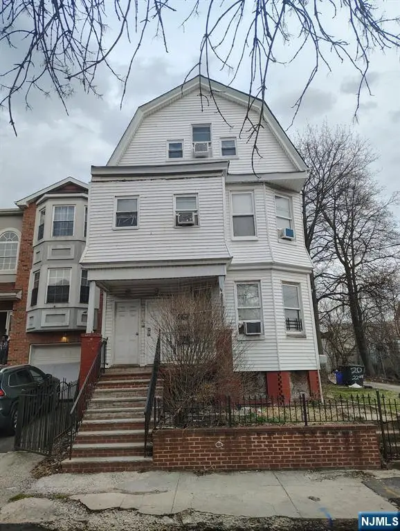 20 22nd Street, Irvington, NJ 07111