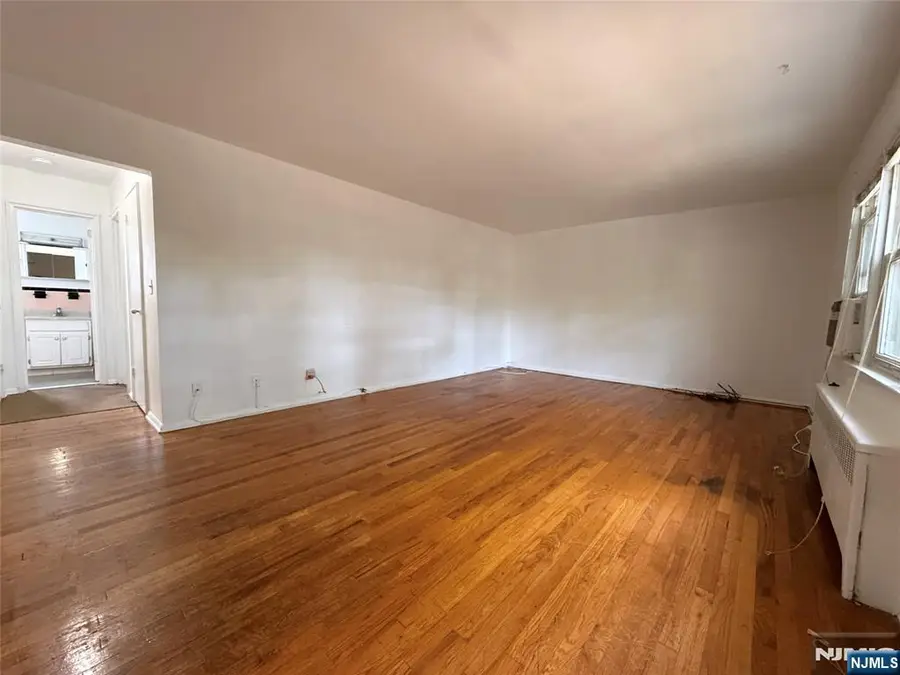 12 Gainesborough Terrace 1B, River Edge, NJ 07661 - #2