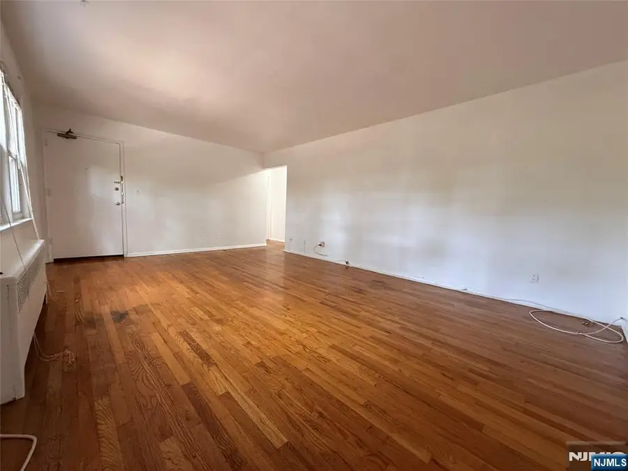 12 Gainesborough Terrace 1B, River Edge, NJ 07661 - #3