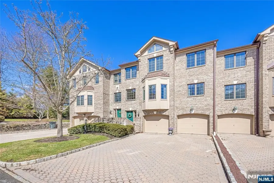 19 Sherbrooke Court 27, Saddle River, NJ 07458 - #2