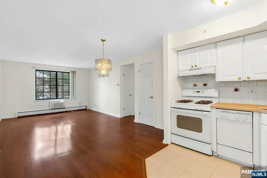 1419 Faulkner Court, Mahwah, NJ 07430 - #3