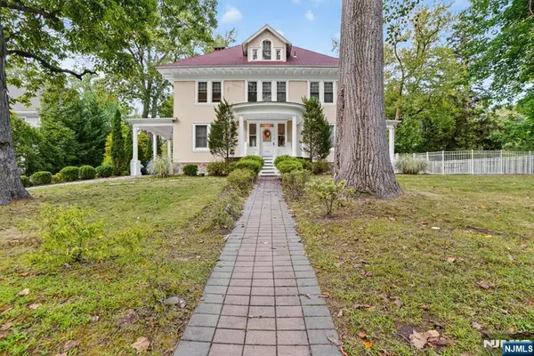 285 Maple Street, Englewood, NJ 07631