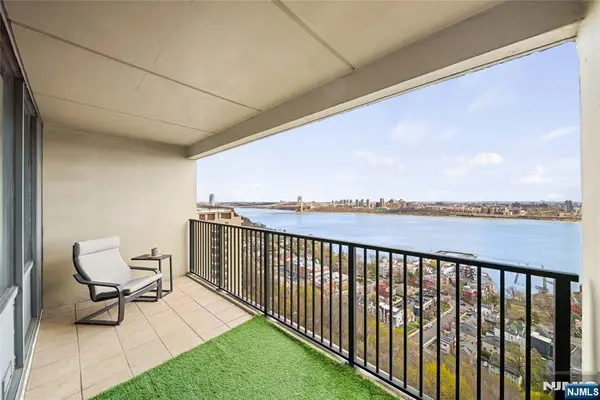 6 Horizon Road 1605, Fort Lee, NJ 07024