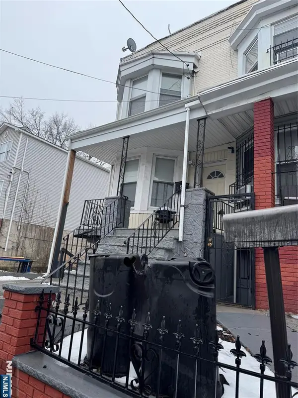 7 street 7th, Newark, NJ 07107