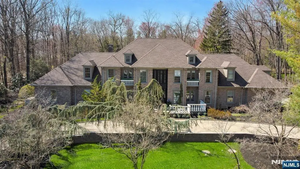 31 Burning Hollow Road, Saddle River, NJ 07458 - #1